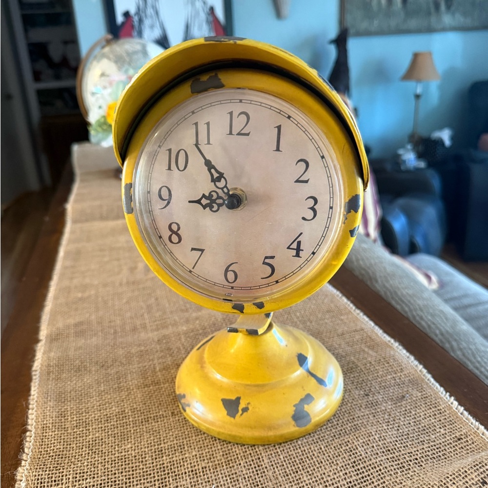 Vintage Yellow Table Clock
Height :10”
Width : 5.5 “